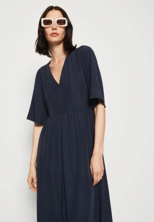 Marc O'Polo DRESS FEMININE SHAPE V NECK WING SLEEVES - Maxikleid - Deep Blue Sea -Bekleidungsgeschäft 0834b5c6fd604b1899fbdf952f2638ff