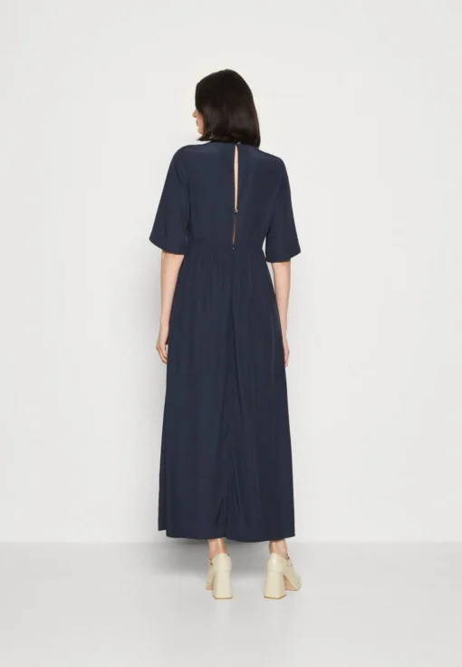 Marc O'Polo DRESS FEMININE SHAPE V NECK WING SLEEVES - Maxikleid - Deep Blue Sea -Bekleidungsgeschäft 8e9a28195ad444f587d24dcfb8f51d8b