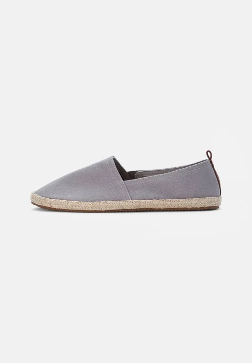 Pier One RENA ESPADRILLE UNISEX - Espadrille - Light Grey -Bekleidungsgeschäft a625ac24e213461a94d5096727f45e98